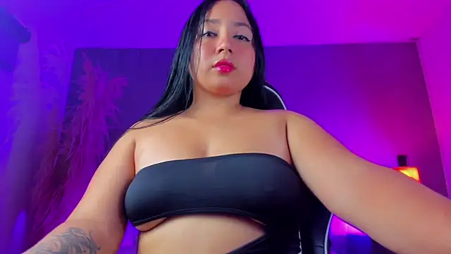 luccia smith online show from 05/13/26, 02:31