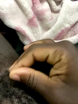 Snapshot of midravelta chatting on 09/15/25, 07:14 midravelta online show from 09/15/25, 07:14