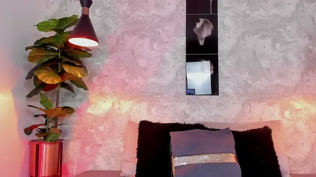 Snapshot of aitana_baker_ chatting on 09/18/25, 05:09 aitana baker  online show from 09/18/25, 05:09