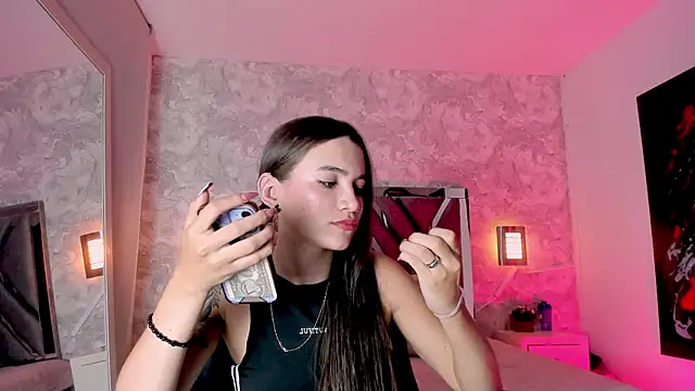 aitana baker  online show from 01/14/26, 06:13