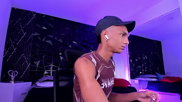 JulienSaint online show from 11/08/25, 12:16