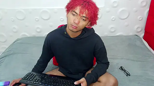 felipecams123 online show from 12/05/25, 01:47