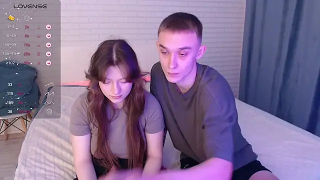 Blushing couple online show from 09/19/25, 09:32