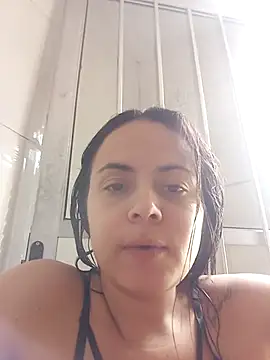 Snapshot of morgana0709 chatting on 10/04/25, 01:42 morgana0709 online show from 10/04/25, 01:42