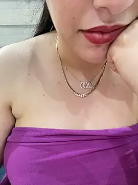 Snapshot of Bold-arabic-vibes chatting on 02/18/26, 11:33 Bold-arabic-vibes online show from 02/18/26, 11:33