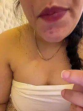 Snapshot of Bold-arabic-vibes chatting on 04/07/26, 04:18 Bold-arabic-vibes online show from 04/07/26, 04:18