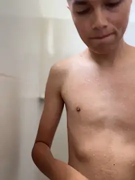 Snapshot of andrew_gara chatting on 09/13/25, 05:02 andrew gara online show from 09/13/25, 05:02