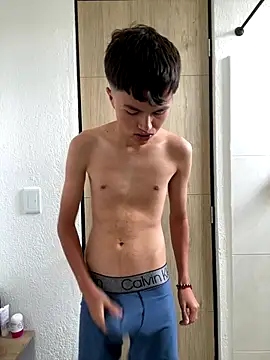 Snapshot of andrew_gara chatting on 09/20/25, 06:31 andrew gara online show from 09/20/25, 06:31