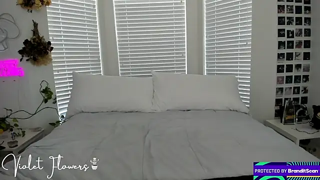 violetttflowers online show from 09/08/25, 05:12