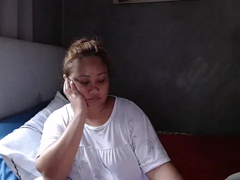 Snapshot of jengrey chatting on 07/10/26, 01:21 jengrey online show from 07/10/26, 01:21