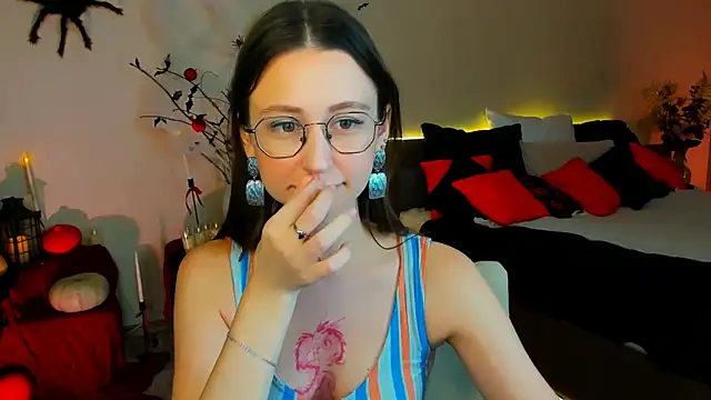 YourLovellyStory online show from 10/29/25, 09:22