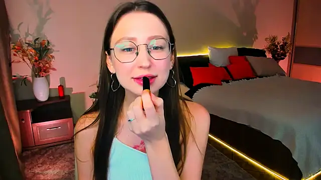 YourLovellyStory online show from 11/04/25, 04:28