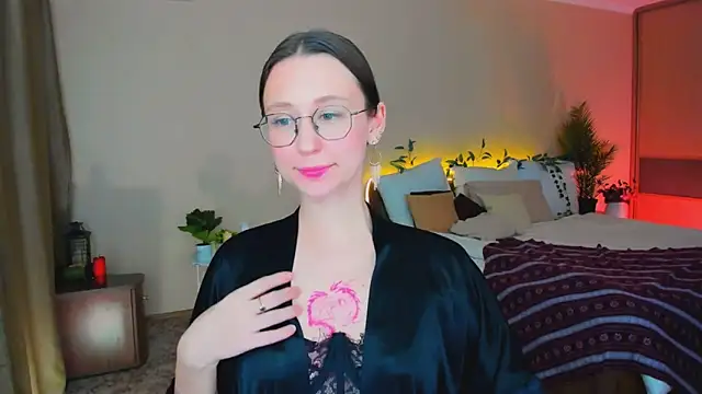 YourLovellyStory online show from 01/31/26, 07:11