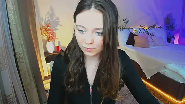 AlluringLookk online show from 11/07/25, 04:18