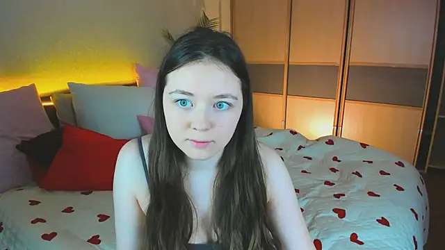 AlluringLookk online show from 03/28/26, 04:45