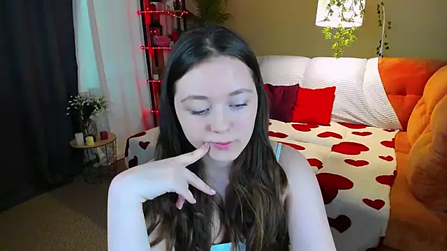 AlluringLookk online show from 03/29/26, 11:43