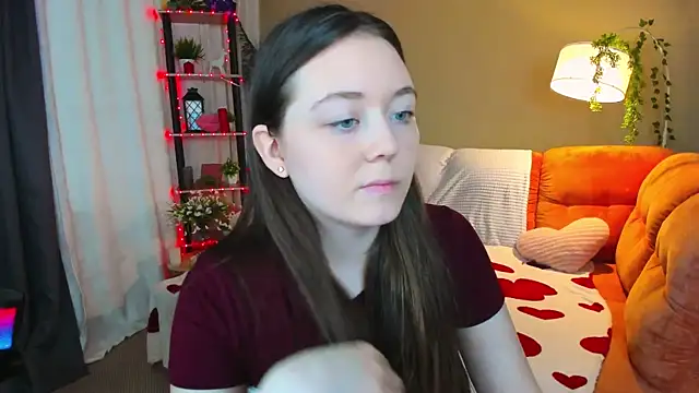 AlluringLookk online show from 04/05/26, 11:18