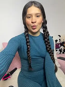 Emilyybennet  online show from 10/17/25, 10:34