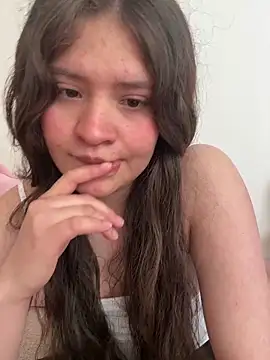 Emilyybennet  online show from 04/10/26, 08:02