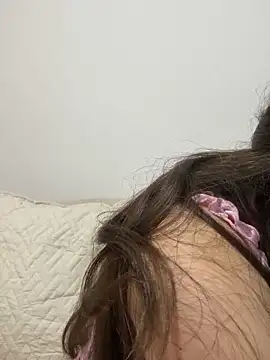 Snapshot of Emilyybennet_ chatting on 05/30/26, 03:03 Emilyybennet online show from 05/30/26, 03:03