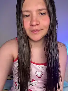 Snapshot of Emilyybennet_ chatting on 07/20/26, 04:16 Emilyybennet online show from 07/20/26, 04:16