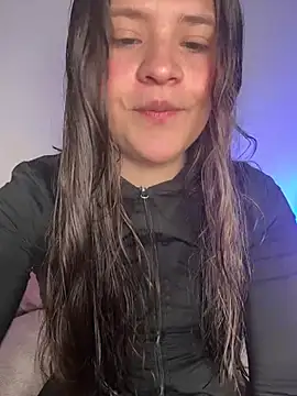 Snapshot of Emilyybennet_ chatting on 07/23/26, 12:35 Emilyybennet online show from 07/23/26, 12:35