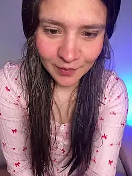 Snapshot of Emilyybennet_ chatting on 07/29/26, 02:32 Emilyybennet online show from 07/29/26, 02:32