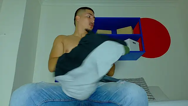 MrFox   online show from 10/15/25, 02:39