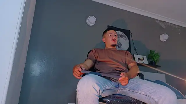 MrFox   online show from 10/29/25, 07:48