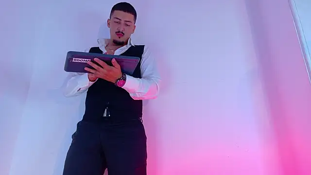 MrFox   online show from 12/20/25, 07:43