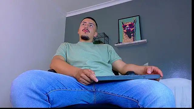 MrFox   online show from 04/07/26, 07:47