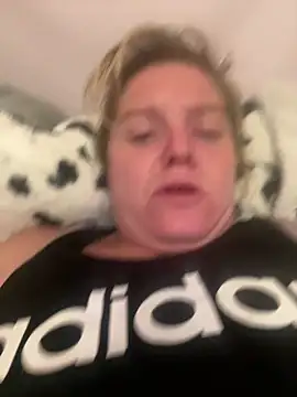 Snapshot of lisamarie4385 chatting on 09/22/25, 12:34 lisamarie4385 online show from 09/22/25, 12:34