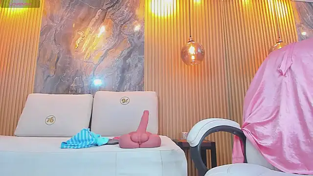 chloe murray online show from 11/18/25, 06:56