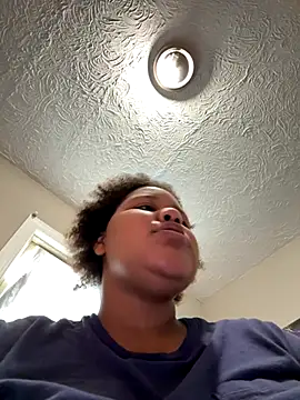 chocolate bella online show from 11/12/25, 08:52