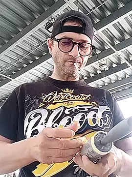 Snapshot of vasgabri chatting on 09/27/25, 11:15 vasgabri online show from 09/27/25, 11:15