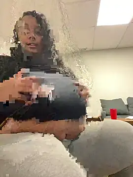 Cocomamii1 online show from 02/10/26, 04:38