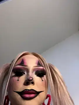 Snapshot of Jody_baby chatting on 10/15/25, 12:44 Jody baby online show from 10/15/25, 12:44