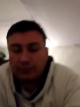 Snapshot of millanto chatting on 04/12/26, 03:44 millanto online show from 04/12/26, 03:44