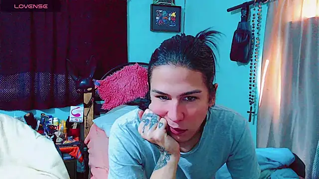 Snapshot of Azley_sweet chatting on 12/04/24, 01:31 Azley sweet online show from 12/04/24, 01:31