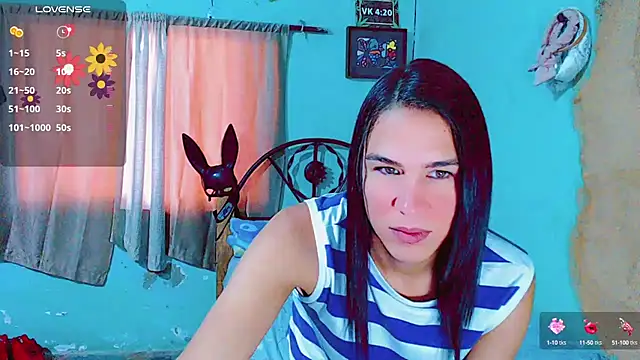 Snapshot of Azley_sweet chatting on 01/17/25, 11:59 Azley sweet online show from 01/17/25, 11:59