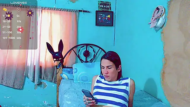 Snapshot of Azley_sweet chatting on 01/17/25, 06:23 Azley sweet online show from 01/17/25, 06:23