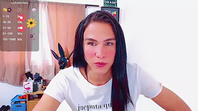 Snapshot of Azley_sweet chatting on 01/25/25, 04:35 Azley sweet online show from 01/25/25, 04:35