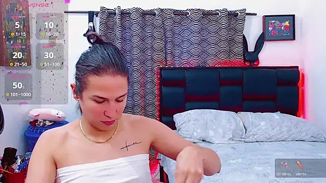 Snapshot of Azley_sweet chatting on 02/15/26, 02:03 Azley sweet online show from 02/15/26, 02:03