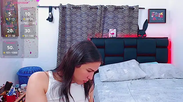 Snapshot of Azley_sweet chatting on 02/18/26, 12:23 Azley sweet online show from 02/18/26, 12:23