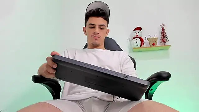 Mikecooper online show from 12/15/25, 10:58