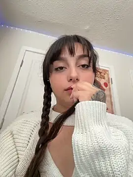 CharmingMaddie online show from 09/19/25, 04:51