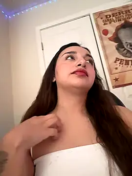 CharmingMaddie online show from 10/26/25, 04:13