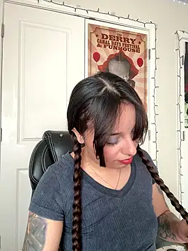 CharmingMaddie online show from 01/11/26, 05:29