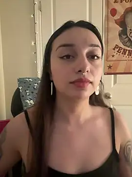 CharmingMaddie online show from 02/05/26, 02:16