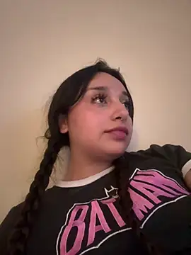 CharmingMaddie online show from 05/23/26, 05:01